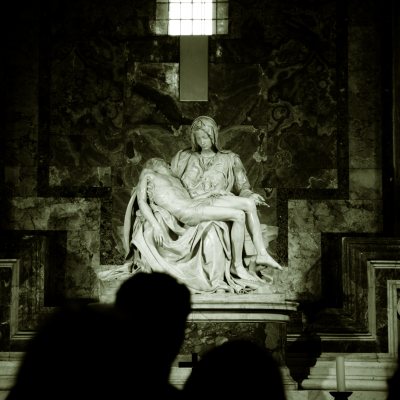 Die Vermittlerin des Unaussprechlichen - Der Mensch in der Kunst